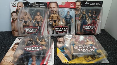 Lot 196 - 5 Wrestling figures in display packaging