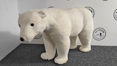 Lot 189 - Small Standing Polar Bear - Used