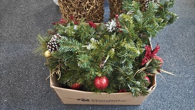 Lot 267 - Box Of Christmas Garlands In Various Sizes - Used