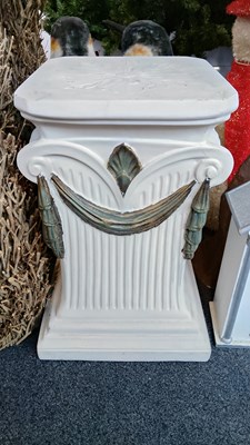 Lot 269 - 2 1/2 FT Decorative Pedestal- Used