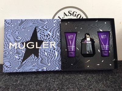 Lot 71 - Mugler alien gift set-new