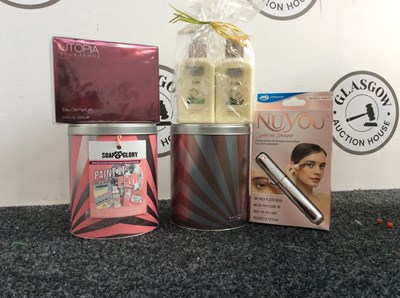 Lot 80 - Variety of bath and body products-new