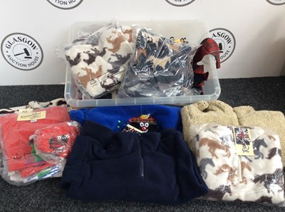 Lot 196 - Box of assorted new kids clothing