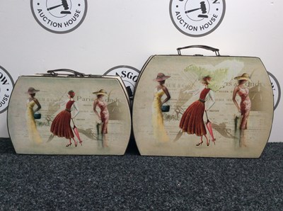 Lot 14 - 2 decorative Paris cases