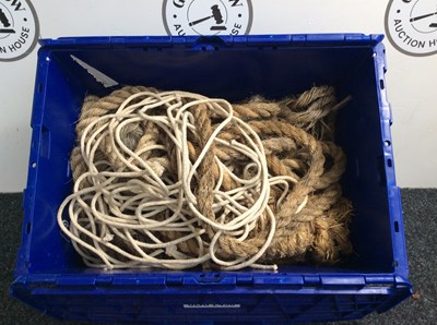 Lot 29 - Box of decorative ropes / cords