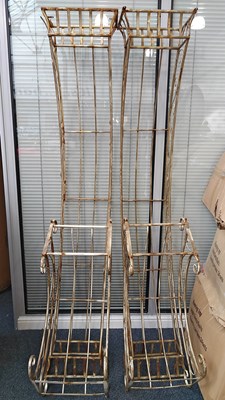 Lot 120 - Metal garden arch ideal for display