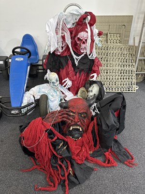 Lot 127 - Qty of Halloween decorations