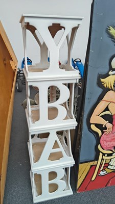 Lot 141 - BABY cube display stand