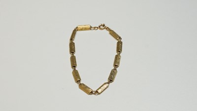 Lot 21 - 18ct Gold ladies bracelet, 9.36 gram