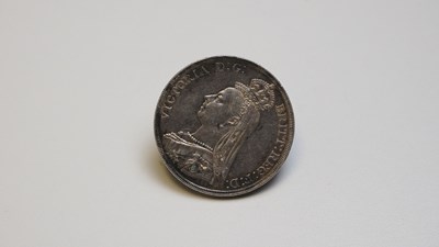 Lot 48 - 1889 Queen Victoria silver crown coin