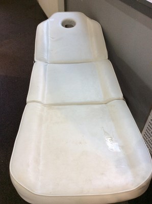 Lot 266 - White massage bed—used
