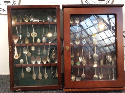 Lot 172 - 2 brown cases with teaspoons in them..