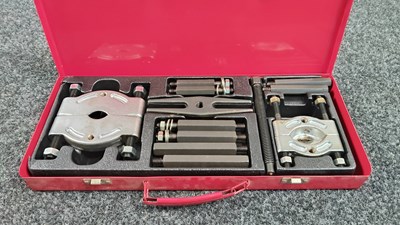 Lot 27 - Mechanical bearing separator in case