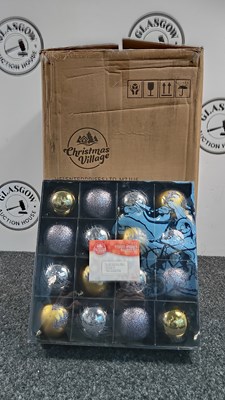 Lot 58 - 7 sets of 16 luxury Xmas baubles