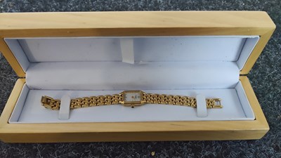 Lot 148 - Ladies rotary watch in wooden display box