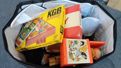 Lot 267 - Large bag of misc