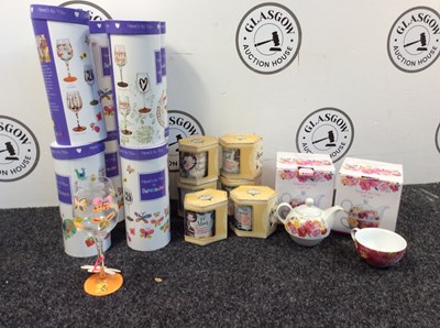 Lot 7 - 16 Mugs & Cup Gifts - New