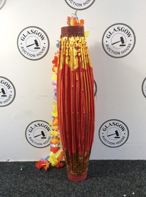 Lot 92 - An Oriental Lantern & Hawaiian Wreaths - Used