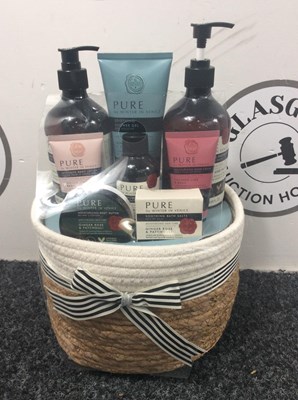 Lot 80 - Pure By winter gift set-New.