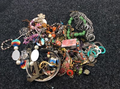 Lot 212 - Large bundle of custom jewellery