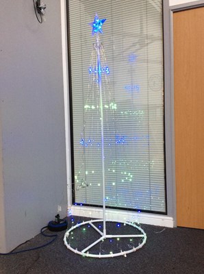 Lot 193 - 1.2m Light Up Smart Pop Up Christmas Tree - Used