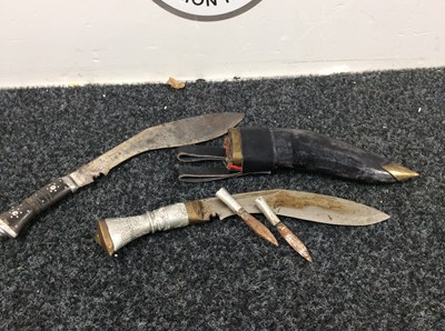 Lot 125 - Set of kukri knives.