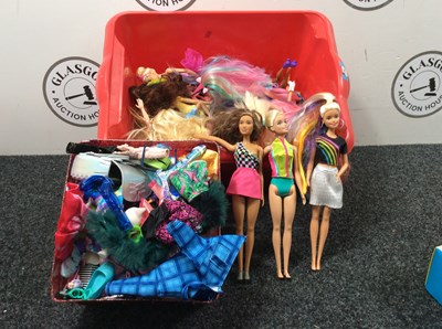 Lot 31 - Box of Barrie dolls plus box of clothes and ex