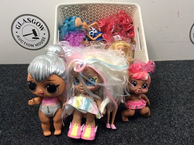 Lot 39 - Bundle of lol dolls