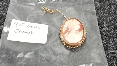Lot 134 - 9ct vintage stamped Gold Cameo Brooch with fine detailing