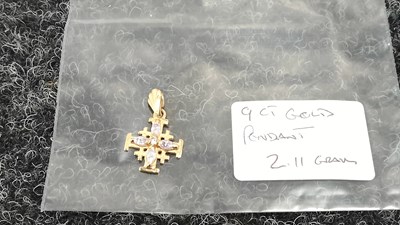 Lot 137 - 9ct gold pendant 2.11g tested not stamped