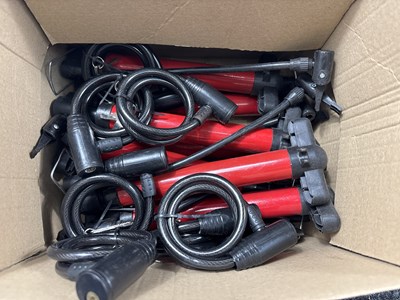 Lot 33 - 8 Bicycle Pumps & 8 Bicycle Locks - New