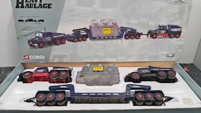 Lot 15 - Corgi heavy haulage 18007 wrekin roadways model vehicles