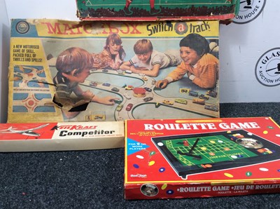 Lot 41 - Qty of vintage and retro games