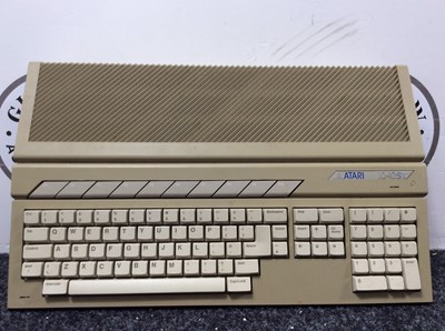 Lot 38 - Atari 1040st computer base unit only