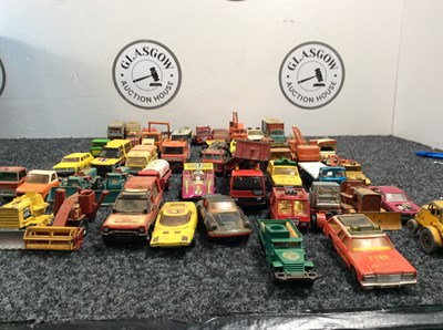 Lot 9 - Large box of matchbox model vehicles