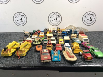 Lot 4 - Large box of matchbox model vehicles