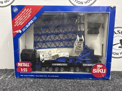 Lot 64 - Siku super 1:55 heavy mobile crane 4810 model vehicle