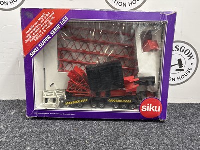 Lot 192 - Siku super 1:55 heavy mobile crane 4810 model vehicle