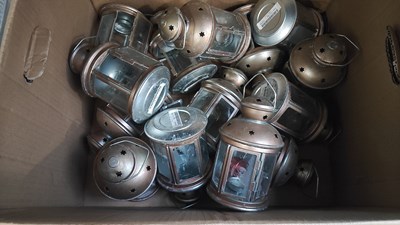 Lot 45 - Large box of lantern candle holders