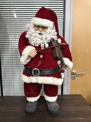 Lot 110 - 2Ft Tall Santa With A Fiddle - Used