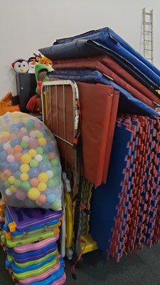 Lot 165 - 38 Play Soft Mats Various Sizes, balls and pens - Used