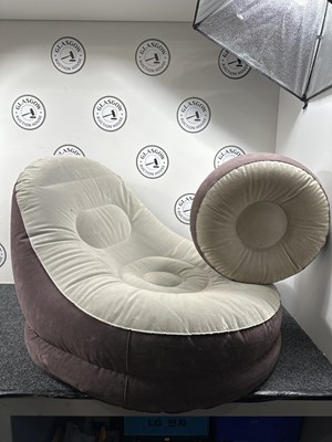 Lot 189 - 7 Inflatable Movie Night Chairs With Stools - Used