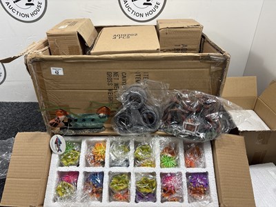 Lot 12 - Box of fish tank decorations containing 12 units