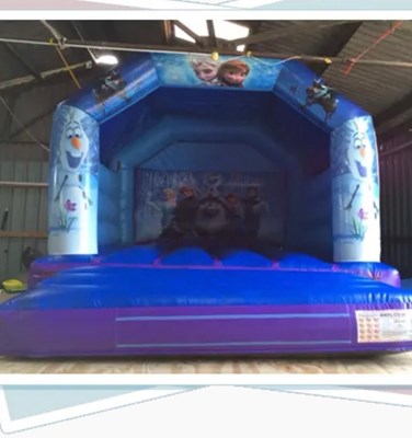 Lot 184 - Frozen Themed Bouncy Castle - 12x12x11m - Used