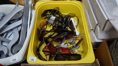Lot 186 - Qty of Sunglasses
