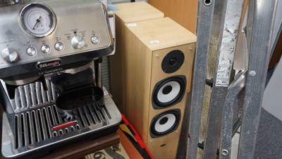 Lot 212 - Set of speakers