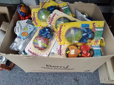 Lot 195 - Box full off bottle giftoppers