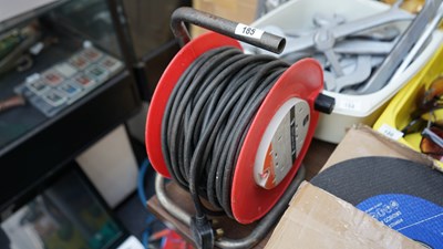 Lot 185 - 4 socket