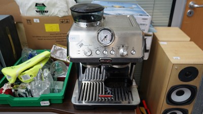 Lot 200 - Delonghi Coffee machine