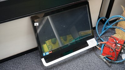 Lot 156 - Packard Bell computer